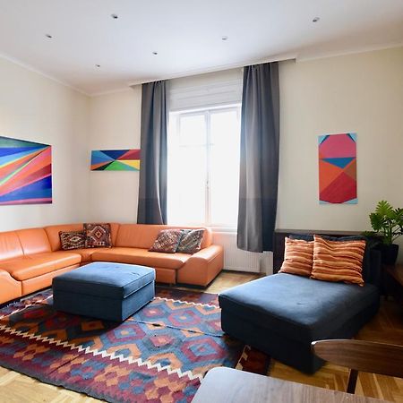 Luxury Apartment By Hi5 - Kiraly Street Suite Budapest Luaran gambar
