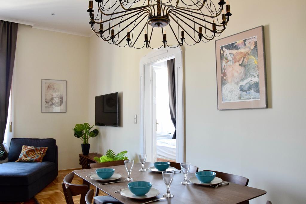 Luxury Apartment By Hi5 - Kiraly Street Suite Budapest Luaran gambar