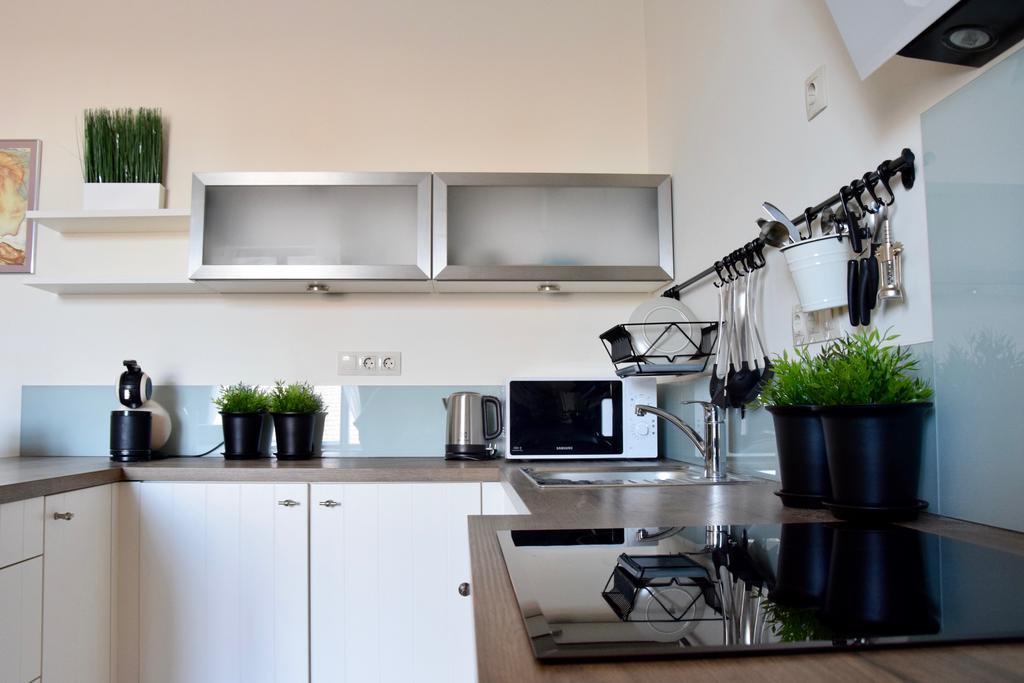 Luxury Apartment By Hi5 - Kiraly Street Suite Budapest Luaran gambar
