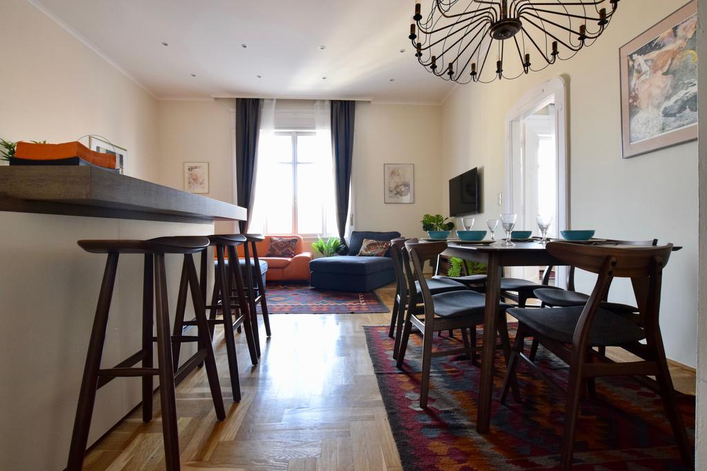Luxury Apartment By Hi5 - Kiraly Street Suite Budapest Luaran gambar