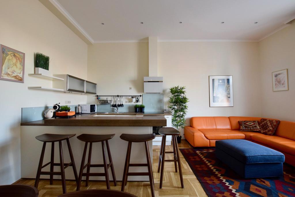Luxury Apartment By Hi5 - Kiraly Street Suite Budapest Luaran gambar