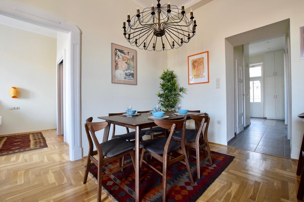 Luxury Apartment By Hi5 - Kiraly Street Suite Budapest Luaran gambar
